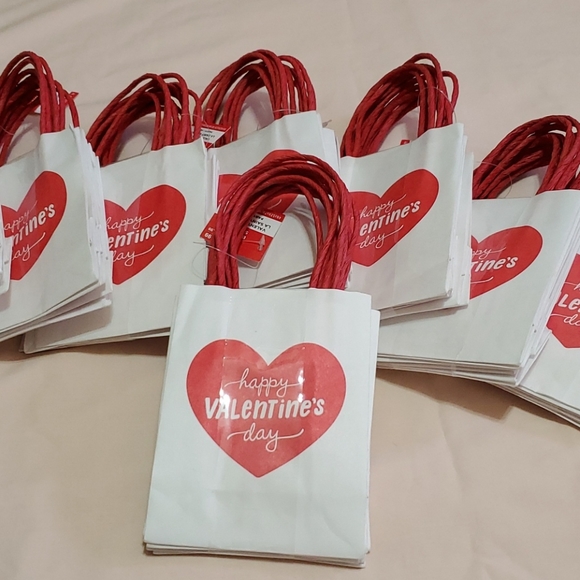 8 Sets. Small Gift Bags. - Picture 1 of 4